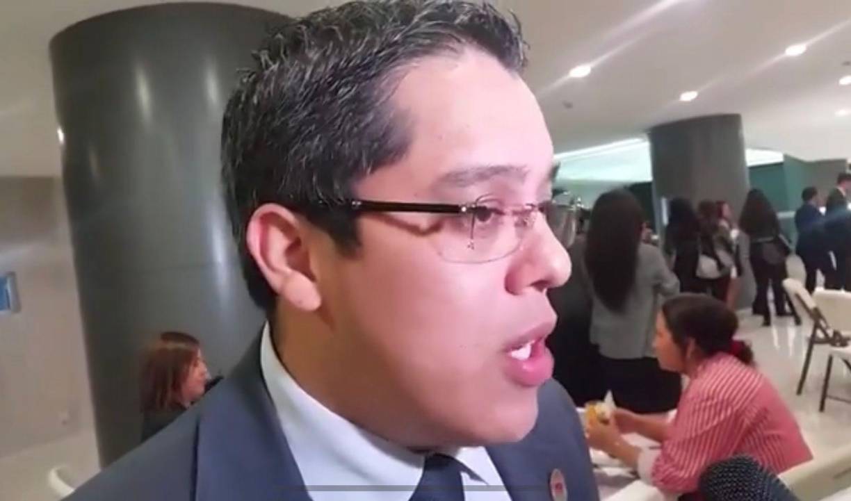 ”Quiero agradecer la confianza de la comunidad universitaria que han depositado en mi persona, para asumir la responsabilidad de dirigir la educación superior en los próximos cuatros años”, expresó.