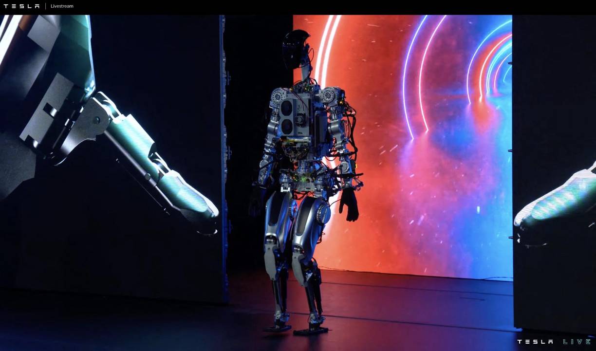 Las autoridades federales estadounidenses investigan varios accidentes de automóviles de Tesla con vehículos de emergencia que estaban prestando ayuda en accidentes previos.