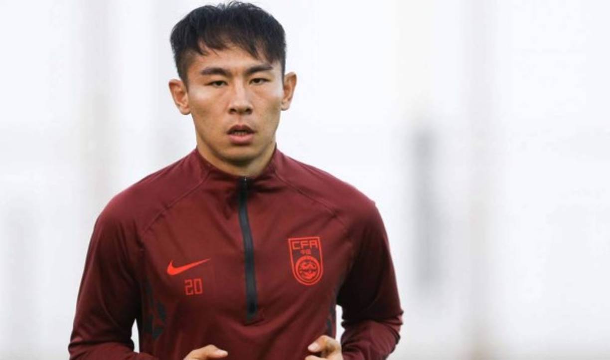 La policía de la ciudad del sur dijo el miércoles que Yu, quien ha representado a China 59 veces, fue multado con alrededor de 700 dólares y pasará 15 días en 'detención administrativa'.