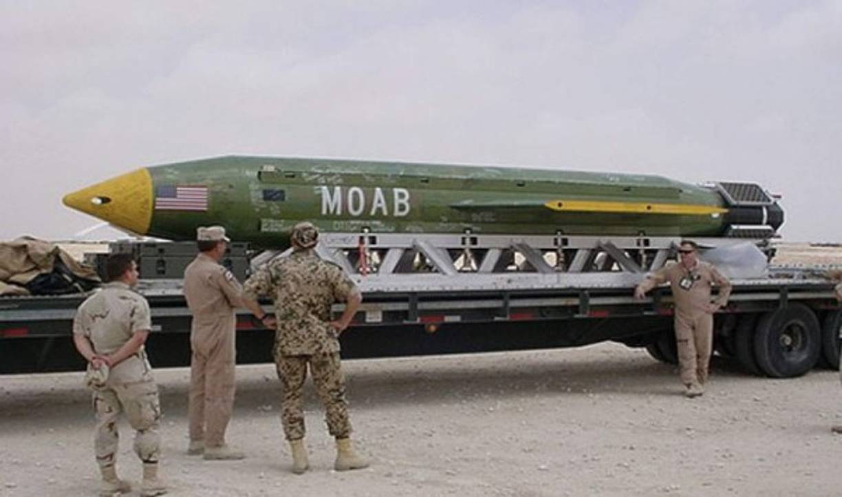 Estados Unidos utilizó en Afganistán su más poderosa bomba no nuclear, contra un complejo de cavernas bajo control del grupo radical Estado Islámico, informó este jueves el Pentágono.