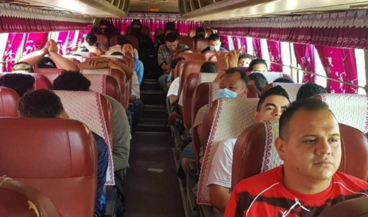 La Fuerza de Intervención de Traslados resguardó las unidades de transporte en que viajaron los reos.