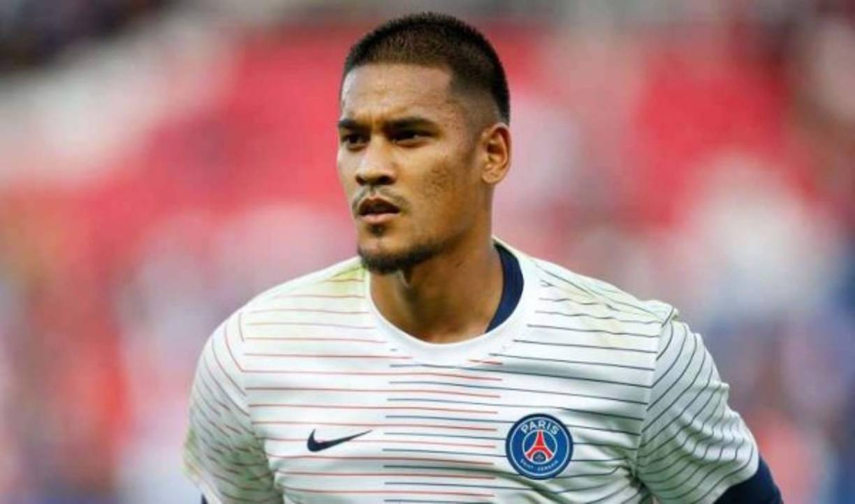 Alphonse Aréola: El portero francés de 26 años de edad está a un paso de salir del PSG y todo indica que será nuevo jugador del Real Madrid. Llegará a España gracias a un trueque entre ambos clubes ya que se menciona que Keylor Navas se unirá al conjunto parisino.<br/>