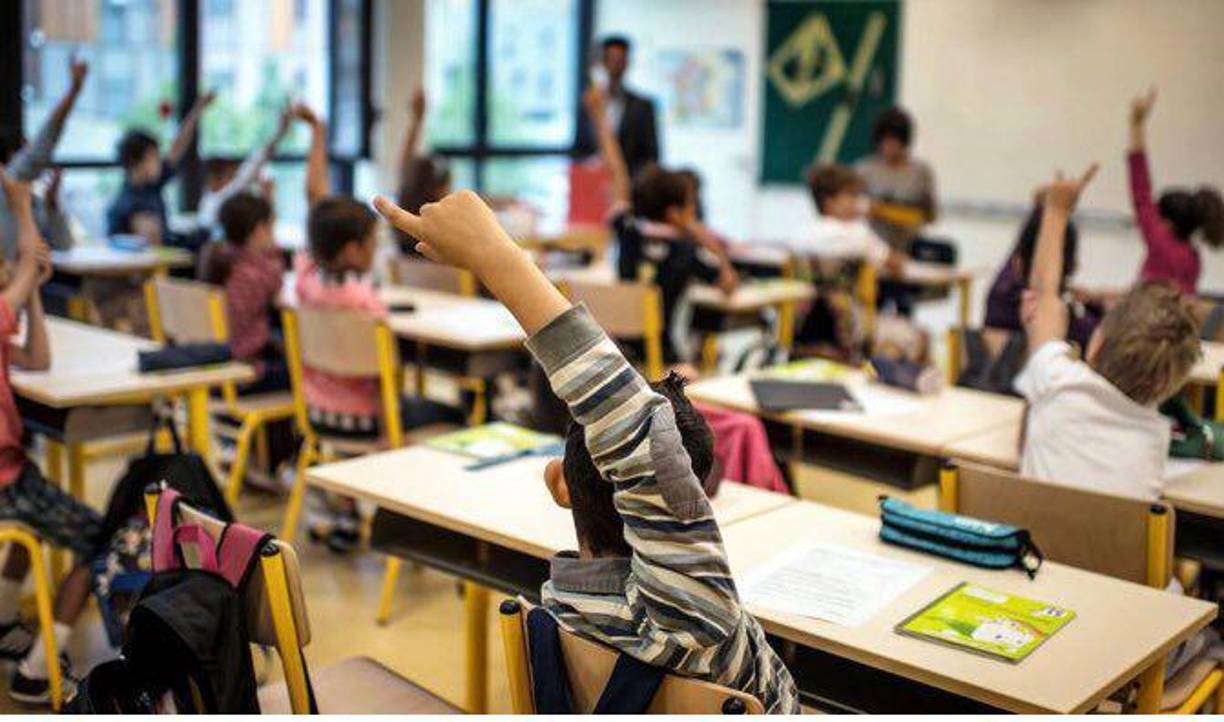 En el área de comprensión lectora y escrita lídera 1: Singapur (543 puntos), 2: Irlanda (516) y Japón (516), 3: Corea del Sur (515) y Taiwán (515), 4: Estonia (511), 5: Macao (510), 6: Canadá (507), 7: Estados Unidos (504), 8: Nueva Zelanda (501), 9: Hong Kong (500), 10: Australia (498).