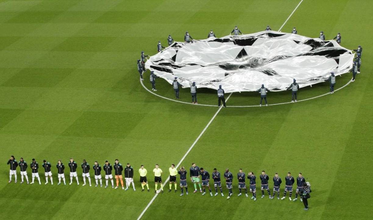 El Paris Saint-Germain se impuso en el descuento 1-0 al Real Madrid en la ida de octavos de final de la Champions, en un partido dominado de principio a fin por el equipo francés.