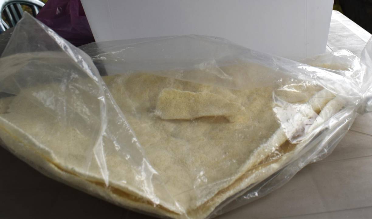 El Casabe de yuca, es uno de los bocadillos propios de estos pueblos culturales. Se pueden degustar en los restaurantes a orillas de la playa o con vendedores ambulantes.