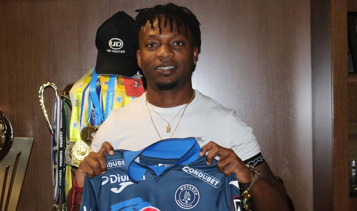 Kevin Álvarez: El lateral derecho arregló por un año con Motagua. 