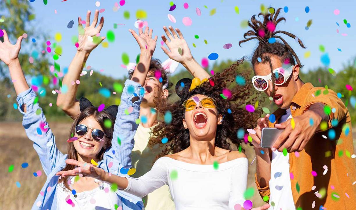 Para preguntarnos <b>qué es el sentido del humor</b> es necesario indagar previamente en la definición de “sentido”. Ésta es la capacidad o facultad que tienen ciertos organismos para percibir lo que les rodea o su propio cuerpo mediante estímulos y sensaciones. El sentido del humor, si bien no es un sentido primario, pues depende de otros para su percepción, ni goza de órganos especializados, comparte la esencia de la definición.