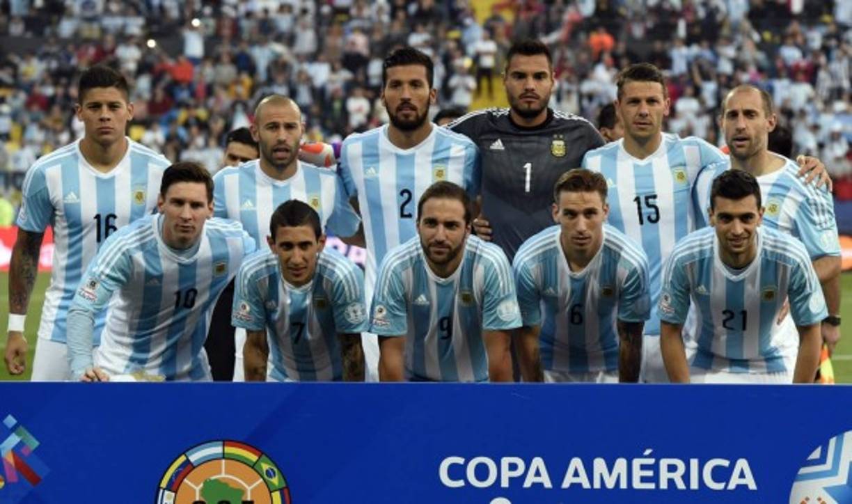 1. La selección de Argentina tiene un precio de 600.2 millones de dólares. Su jugador más caro es Lionel Messi con un precio de 136.3 millones de dólares.