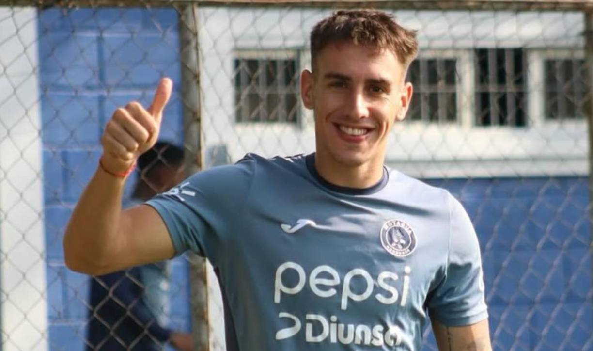 “No puedo terminar la entrevista sin preguntarte: ¿Encontró el amor en Honduras?”, se le consultó a Rodrigo Auzmendi y el delantero del Motagua no dudó en responder. 