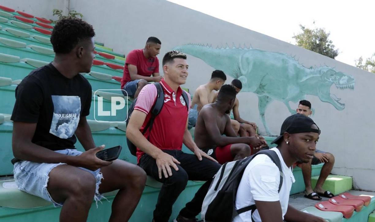 La emoción en ‘Paco‘ Martínez era evidente en su rostro. Estaba emocionado por empezar a trabajar con el Marathón.