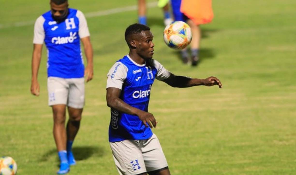 El delantero Rubilio Castillo se sumó a la selección de Honduras. El atacante milita en el Tondela de Portugal.