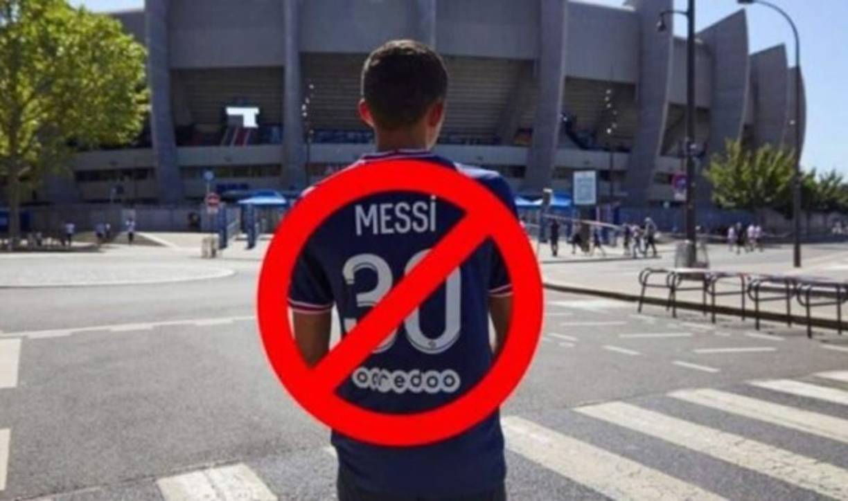 La Seguridad de Brest prohibió usar la camiseta de Lionel Messi en los alrededores del estadio para el partido contra el PSG al considerar el juego de 'alto riesgo'. El crack argentino no entró en la convocatoria pero ya siente el clima en la Liga francesa.
