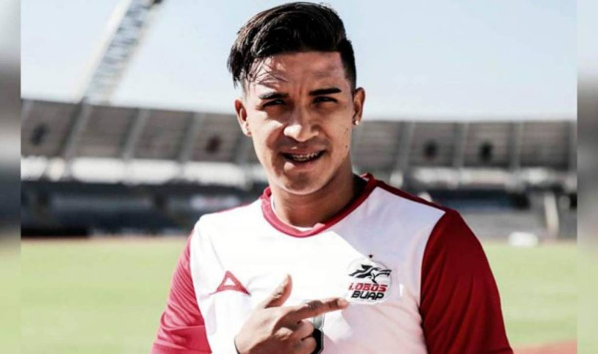 Michaell Chirinos: El delantero hondureño está teniendo una buena temporada con Lobos BUAP de México y en tierras aztecas aseguran que el club León está interesado en sus servicios. 'Ha estado en la órbita del equipo esmeralda desde tiempo atrás y podría serguir el interés por sus servicios', informaron.