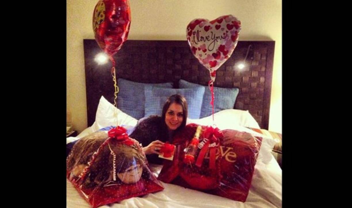 Ilsa y los regalitos de sus enamorados.