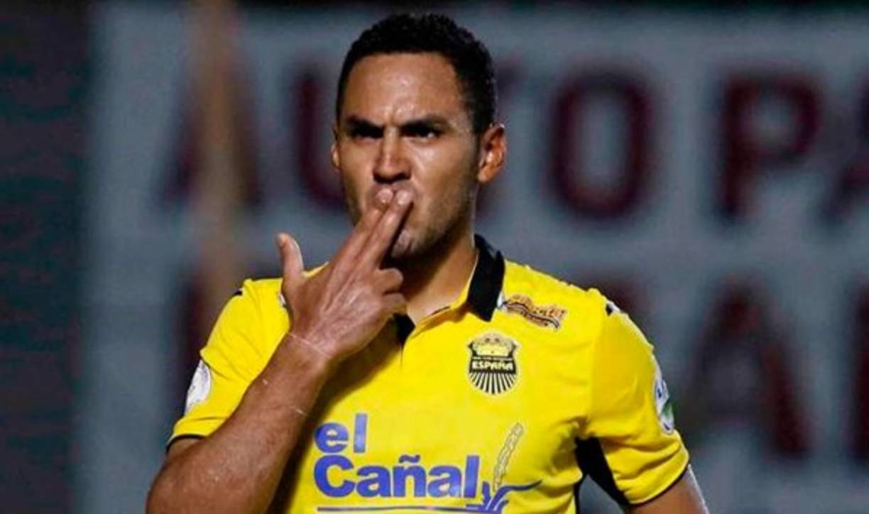 Danilo Tobías: En los últimas días circula la información de que el lateral podría ser dado de baja en Real España. Por ahora el club aurinegro no se pronuncia.