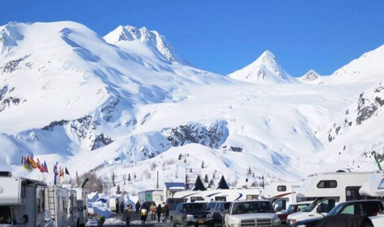 8. PROSPECT CREEK, ALASKA, ESTADOS UNIDOS<br/>Temperatura Récord: -62.1 °C <br/>Tiene la distinción de ser el lugar más frío de los Estados Unidos, la cual obtuvo en 1971, cuando se registró su temeperatura récord. Se encuentra casi en el centro geográfico de Alaska y fue la base operaciones de varias expediciones mineras, así como para la construcción de Trans-Alaska, uno de los oleoductos más grandes del mundo.<br/>