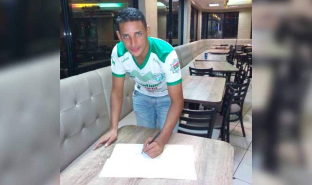 César Oseguera: Defensor central del Platense que finaliza su contrato con los escualos en diciembre.