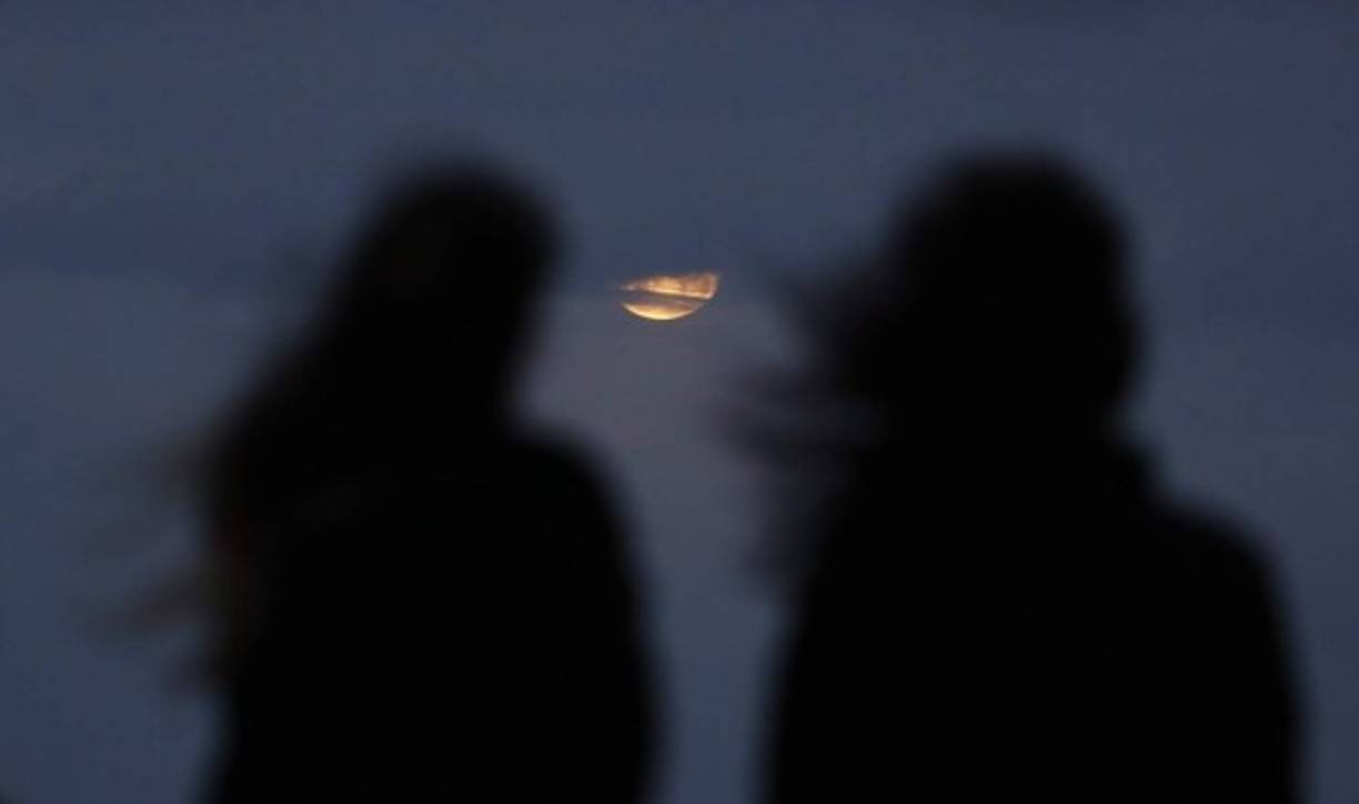 Los australianos también pudieron observar el espectacular eclipse lunar.
