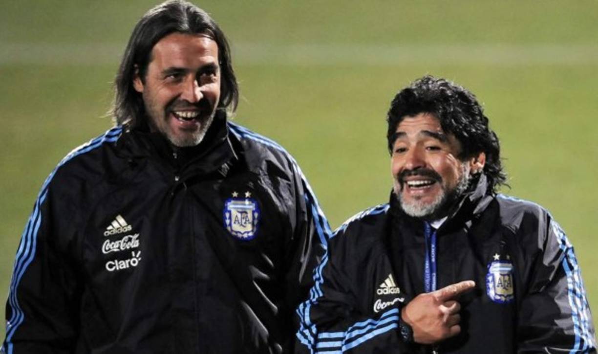 'Todavía no caigo, no lo puedo creer, siento bronca. Lo voy a recordar de la mejor manera, fue el gran capitán. Una persona agradable, no se merecía todo esto. Prefiero recordar las cosas felices que vivimos', señaló Sergio Batista tras conocer la muerte de Maradona.