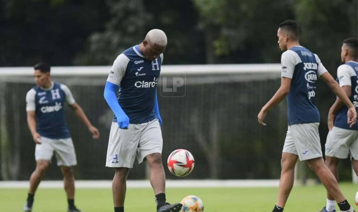 Deybi Flores: Sigue siendo de los jugadores preferidos de la afición; destaca como volante de contención.