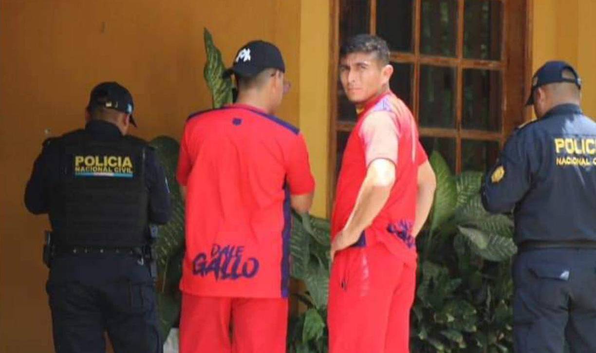 “El Loco” Leiva fue asesinado a balazos en Huehetenango este domingo 18 de agosto y los motivos del crimen por el momento se desconocen, pero testigos afirman que los presuntos atacantes vestían ropa similar a la de agentes policiales.