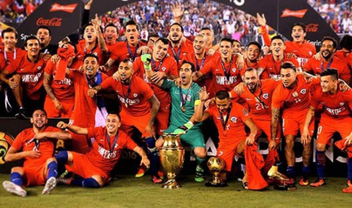 La selección guaraní está sexta con 9 puntos, a uno de la Roja, que es cuarta. Los chilenos son los monarcas de Conmebol. PARTIDO: 6PM.