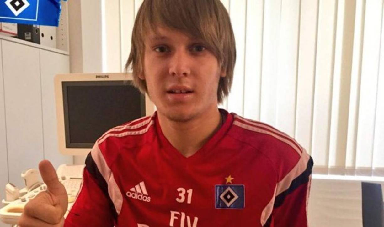 El volante croata Alen Halilovic se convirtió en nueva baja del Barcelona y se unió al Hamburgo de Alemania. El traspaso es por un valor de cinco millones de euros.<br/><br/>El club azulgrana se reserva una opción de recompra para el verano de 2017y 2018 por 10 millones además de un derecho de tanteo mientras esté vinculado a la entidad germana ante un posible fichaje.