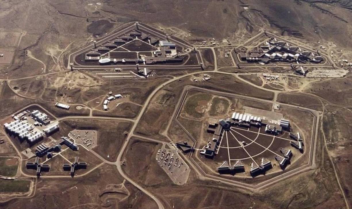 Esta prisión de máxima seguridad es el lugar al que han llegado los criminales más temidos condenados en Estados Unidos.