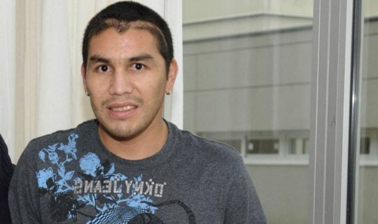 El domingo 24 de enero de 2010, Salvador Cabañas, quien tenía 29 años en aquél entonces, su esposa María Lorgia y su cuñado Amancio Rojas, visitaron el Bar Bar, un exclusivo club nocturno que había conseguido atraer a Madonna, Diego Armando Maradona y Bon Jovi, entre otras figuras de renombre mundial. El whisky fue la bebida elegida y la noche se desarrollaba como se esperaba hasta que el exjugador subió para usar el baño.