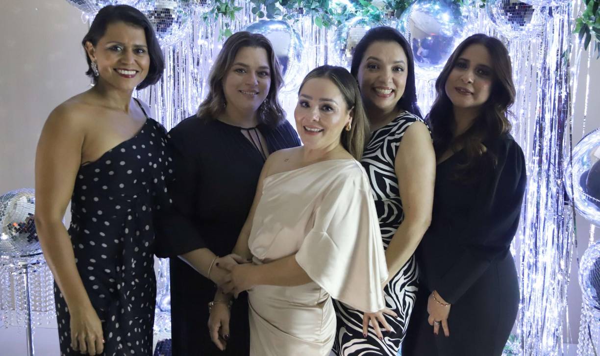 Milisen Delgado, Cecilia de Chan, Martha Aguilar, Marisa Rodríguez y Georgina Romero