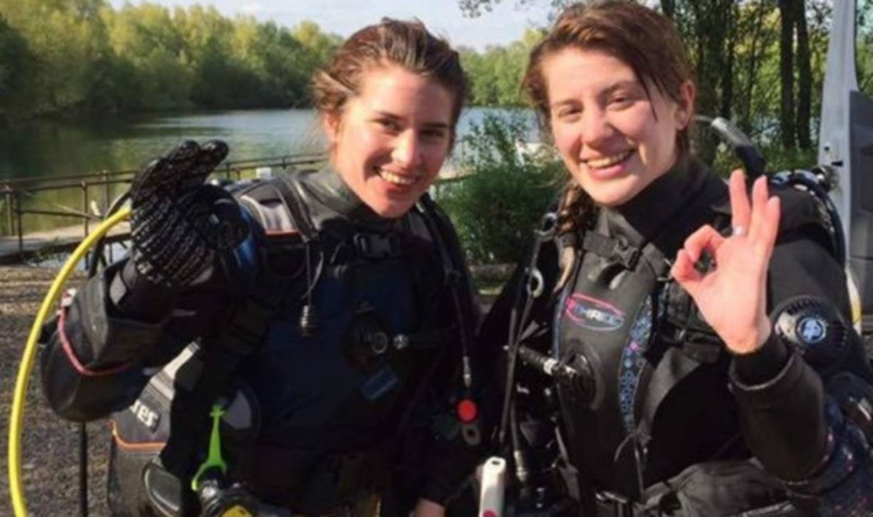 'Era pelear o huir y peleas por los que amas', dijo Georgia a medios mexicanos. La joven logró safar a su hermana de las garras del cocodrilo que seguía embistiéndolas mientras ascendian a la superficie. Los locales afirmaron que el animal estaba tratando de defender sus crías.