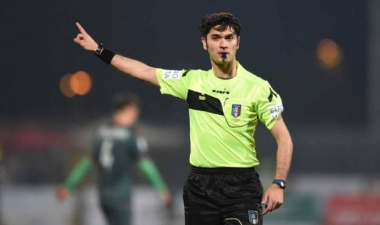 Uno de los árbitros con más futuro de Italia, Daniele de Santis, de la Serie C, y su prometida, la modelo Eleonora Manta fueron brutalmente asesinados a puñaladas en su domicilio en Lecce, Italia.