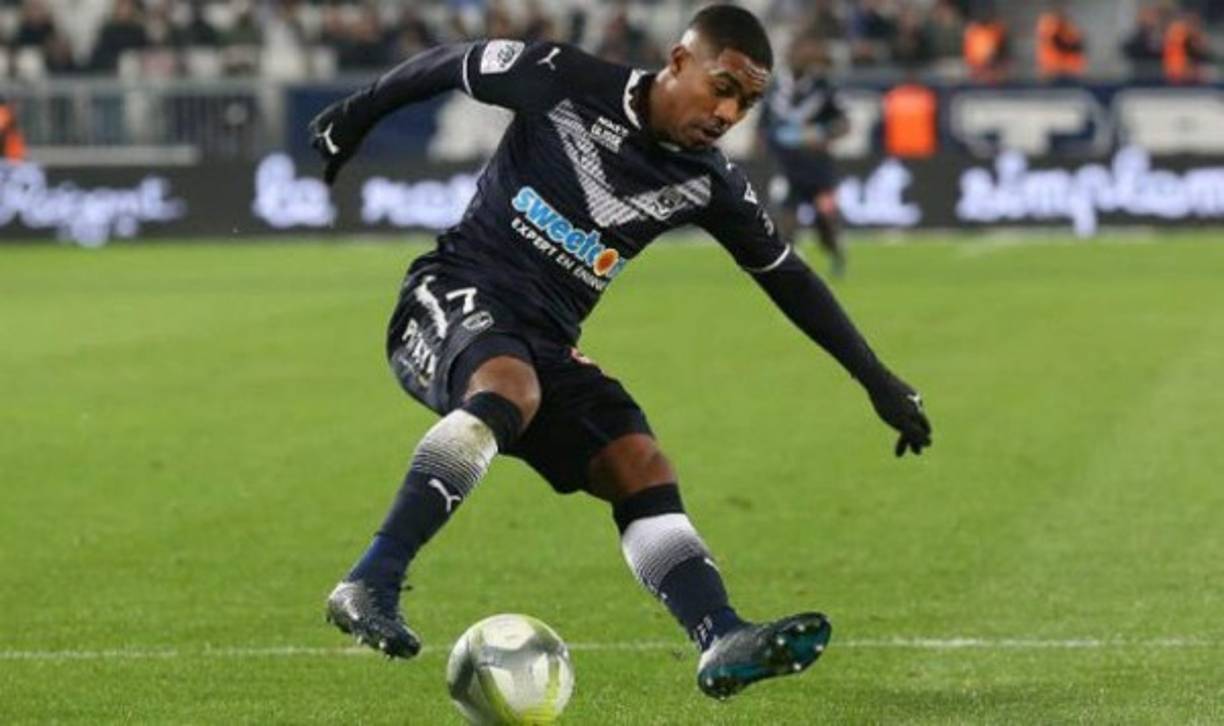 El costo por el traspaso de Malcom, quien actualmente tiene 21 años, estaría rondando los 32 millones de euros, una cantidad que no está fuera de los alcances de la Roma y Barcelona. El club italiano había anunciado el acuerdo pero al parecer el cuadro español le hizo una mejor oferta al Bordeaux, por lo que se lo robarían a los romanos.