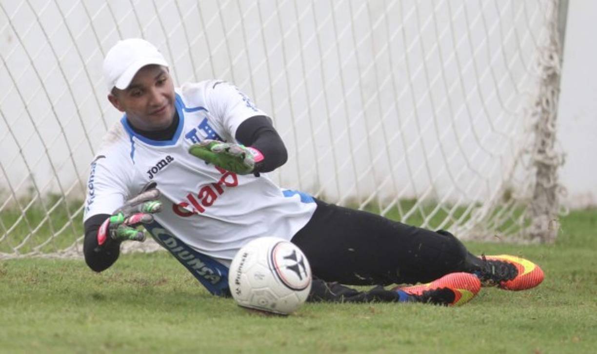 Donis Escober: Ante la ausencia por lesión de Buba, el portero del Olimpia será el encargado de defender los colores del combinado catracho ante Costa Rica.
