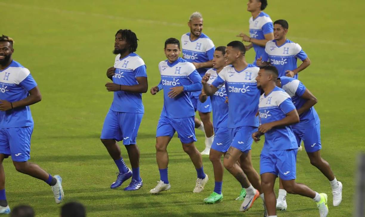 Kervin Arriaga ya empezó a entrenar con sus compañeros. El volante no podrá jugar la ida el viernes por acumulación de amarillas.