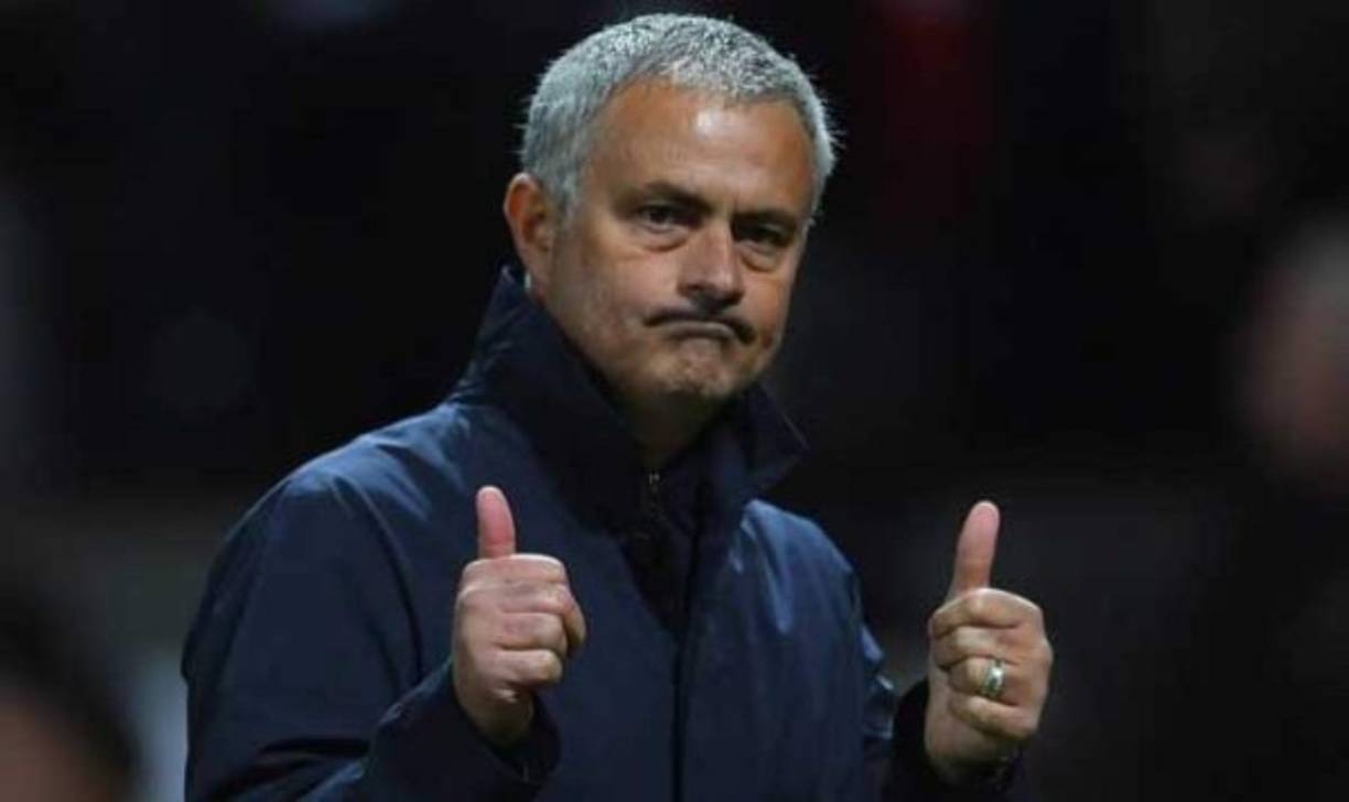 José Mourinho: Ha sido el nombre más recurrente para el banquillo del Madrid en tiempos de crisis. El técnico portugués se encuentra libre tras ser destituido en el Manchester United y busca un gran club europeo al que entrenar la próxima temporada. Medios en España lo colocan como una fuerte opción.