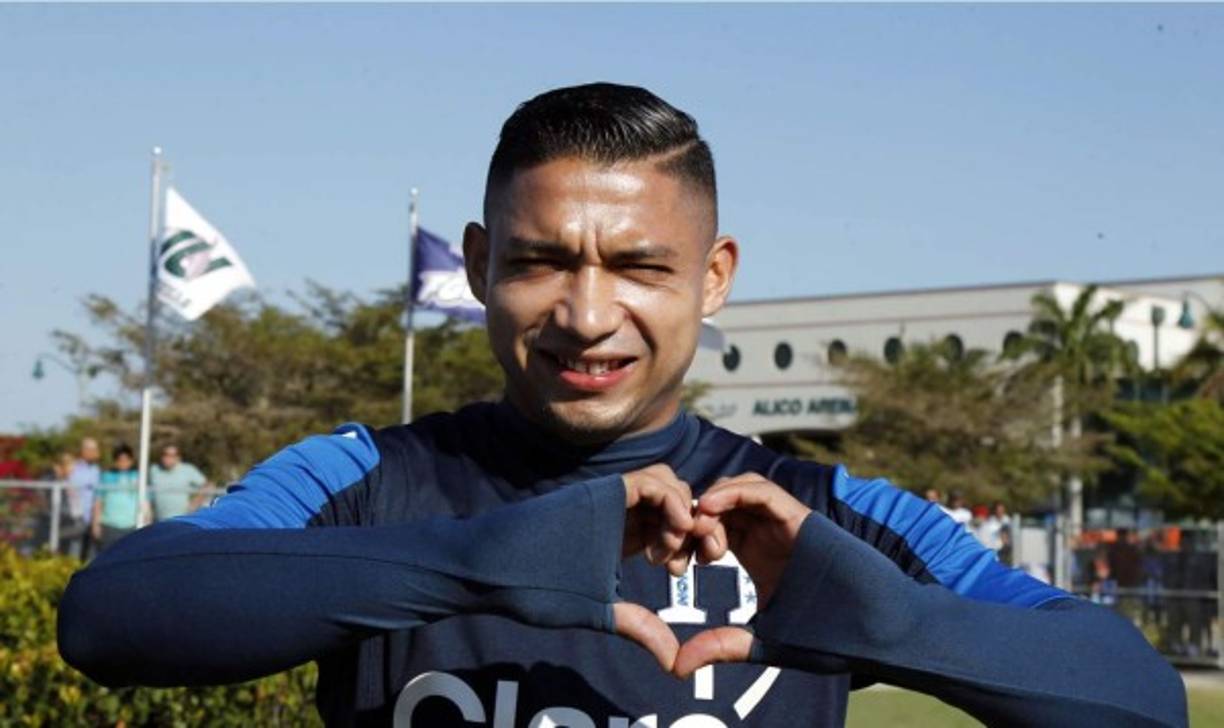 EMILIO IZAGUIRRE: Es titular indiscutible en el esquema de Jorge Luis Pinto en la eliminatoria y este viernes no será la excepción.