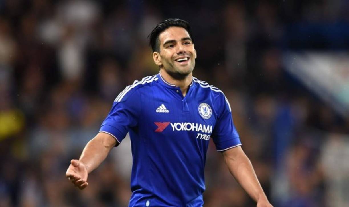 Radamel Falcao (29, delantero) - Chelsea, a préstamo del Mónaco. No ha podido regresar al nivel que tuvo antes de su grave lesión en 2014. Parece que sus horas en el fútbol europeo están contadas. Interesados Columbus Crew y Fenerbahce.