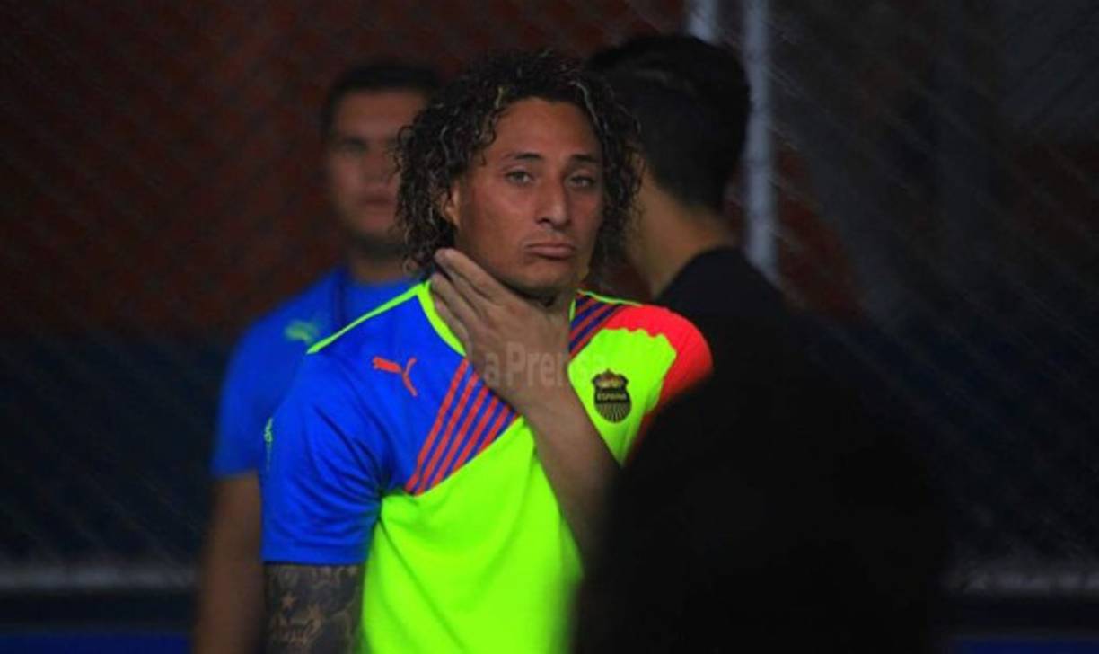 Kevin Hernández: El portero podría convertirse en nuevo legionario hondureño. En las últimas horas se ha revelado que podría firmar por el Cobán Imperial de la Liga de Guatemala.