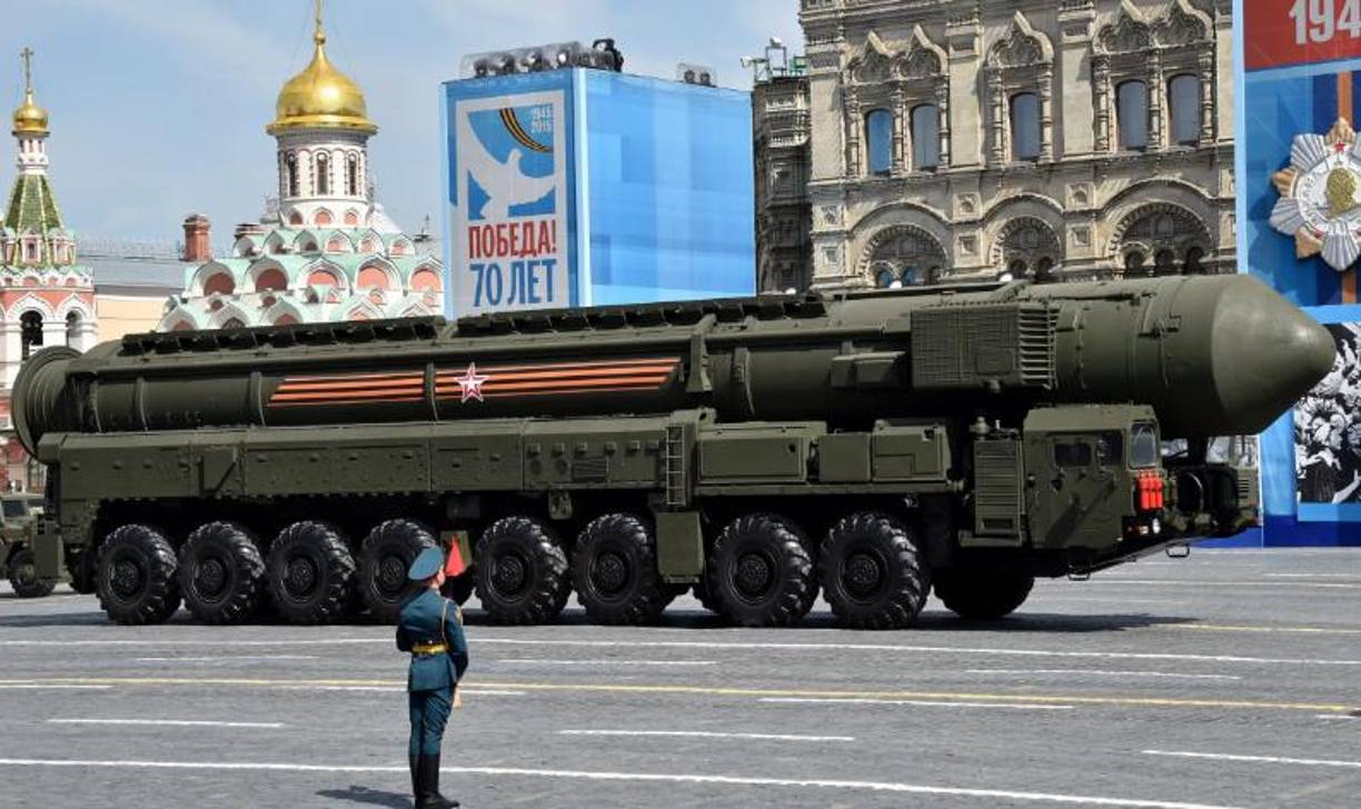 Putin dijo haber tomado la iniciativa con el acuerdo de <b>Bielorrusia</b>, un país fronterizo con Polonia, Letonia y Lituania, miembros de la OTAN y de la UE, y dirigido desde 1994 por Alexander Lukashenko, su más estrecho aliado.