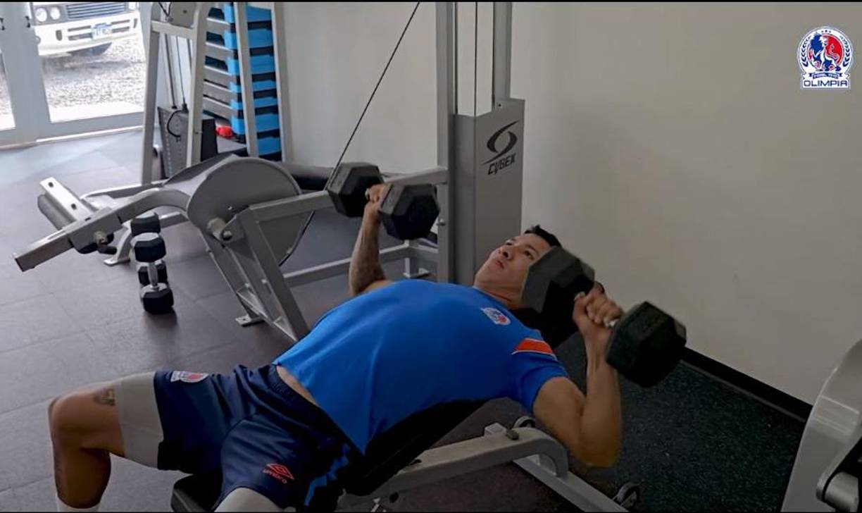 En los trabajos de pretemporada los blancos han estado trabajando y hoy mostraron imágenes de los futbolistas realizando los entrenamientos de gimnasio.