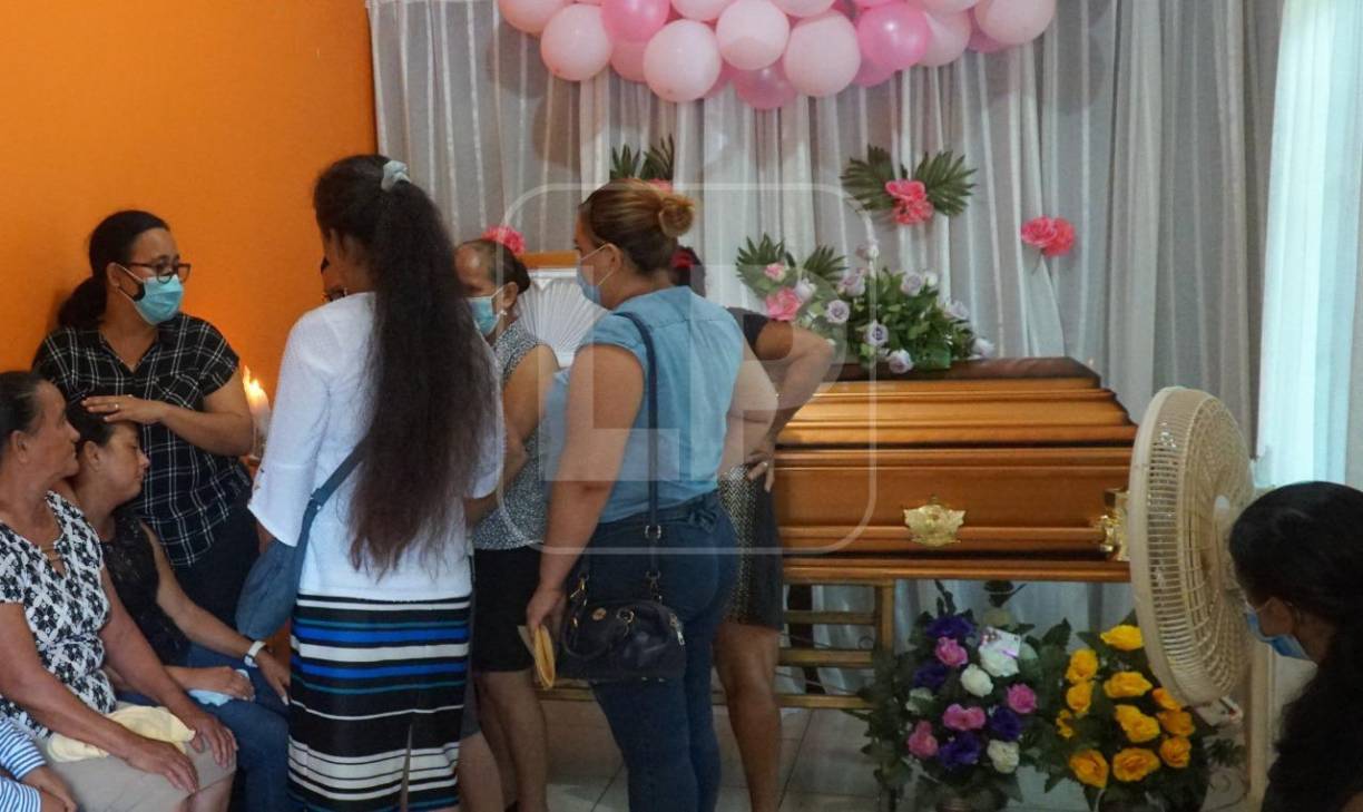 La trágica muerte de la niña, que fue identificada como Brítany Fernández, de 12 años, ocurrió durante la noche del sábado en la feria del municipio de Chinda. 