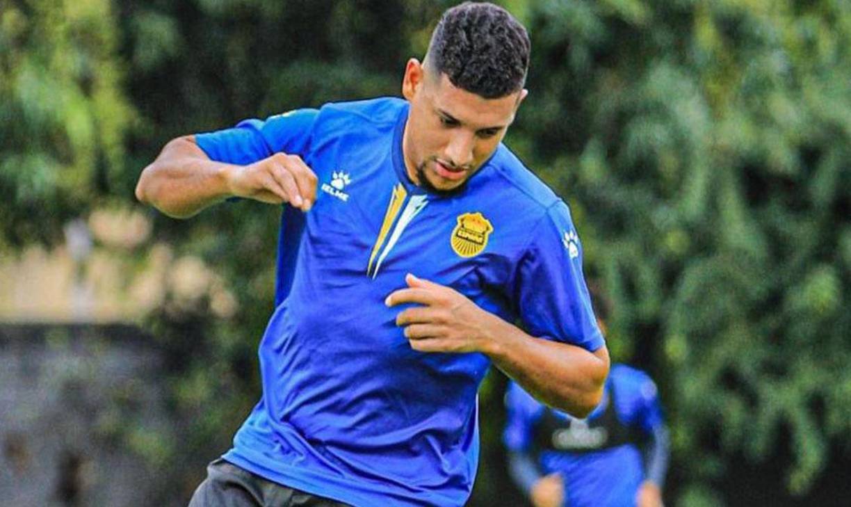 Real España se ha interesado en volver en tener en sus filas al centrocampista hondureño Bryan Acosta. Sin embargo, sus pretensiones económicas son altas. 