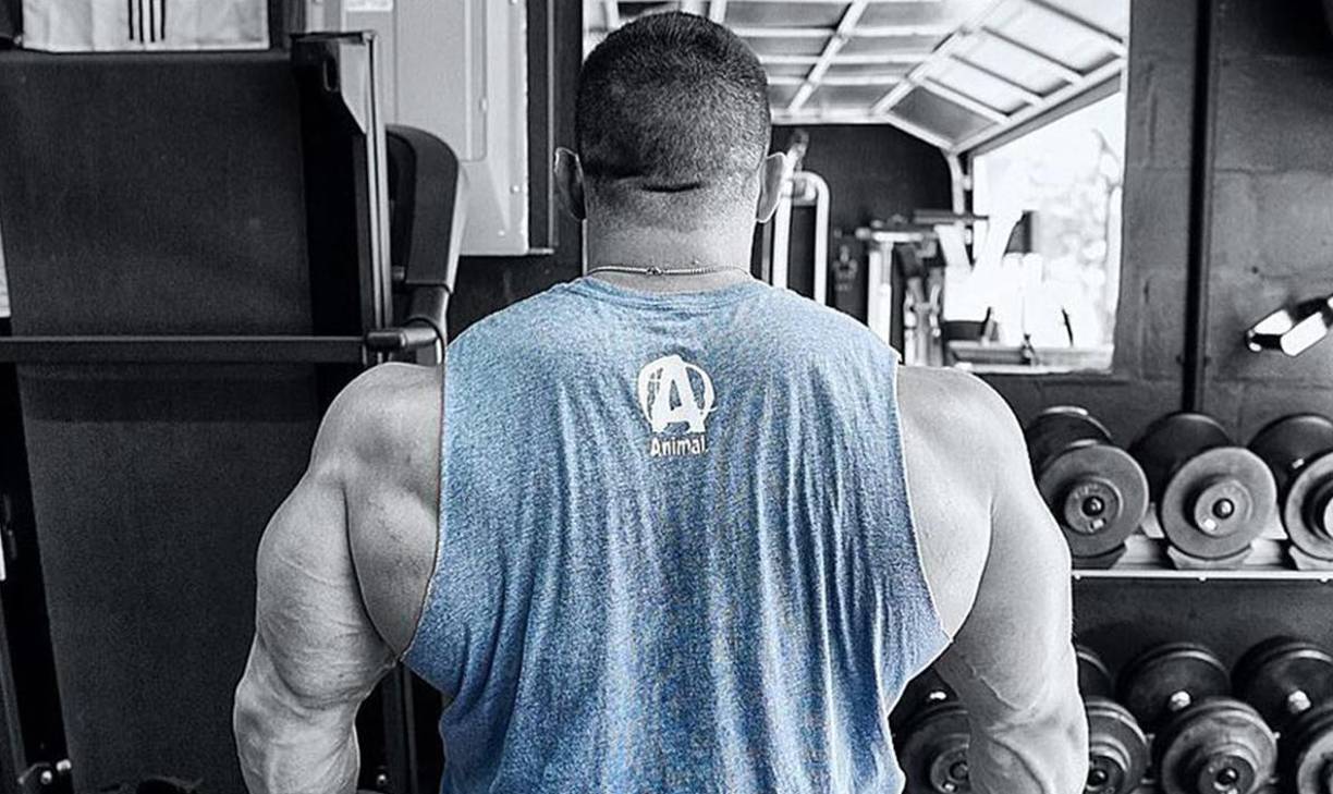 Dereck jugó al fútbol, pero llegó a la conclusión que no era su deporte favorito. 