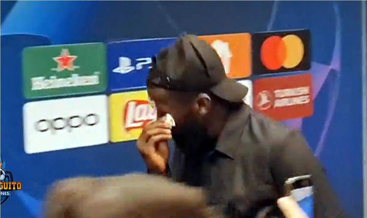 Antonio Rüdiger saliendo del estadio Municipal del Legia de Varsovia.