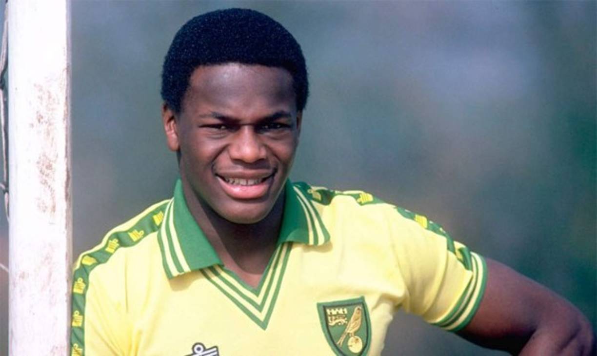 Justin Fashanu se quitó la vida a los 37 años en 1998. Fue el primer jugador de fútbol profesional en admitir públicamente que era homosexual en 1990. Un mes antes de suicidarse, había sido acusado de abusar sexualmente de un joven de 17 años en Maryland (EE. UU.). Inclusive el entrenador del club Nottingham Forest lo sacó del equipo al conocer que era gay.<br/>