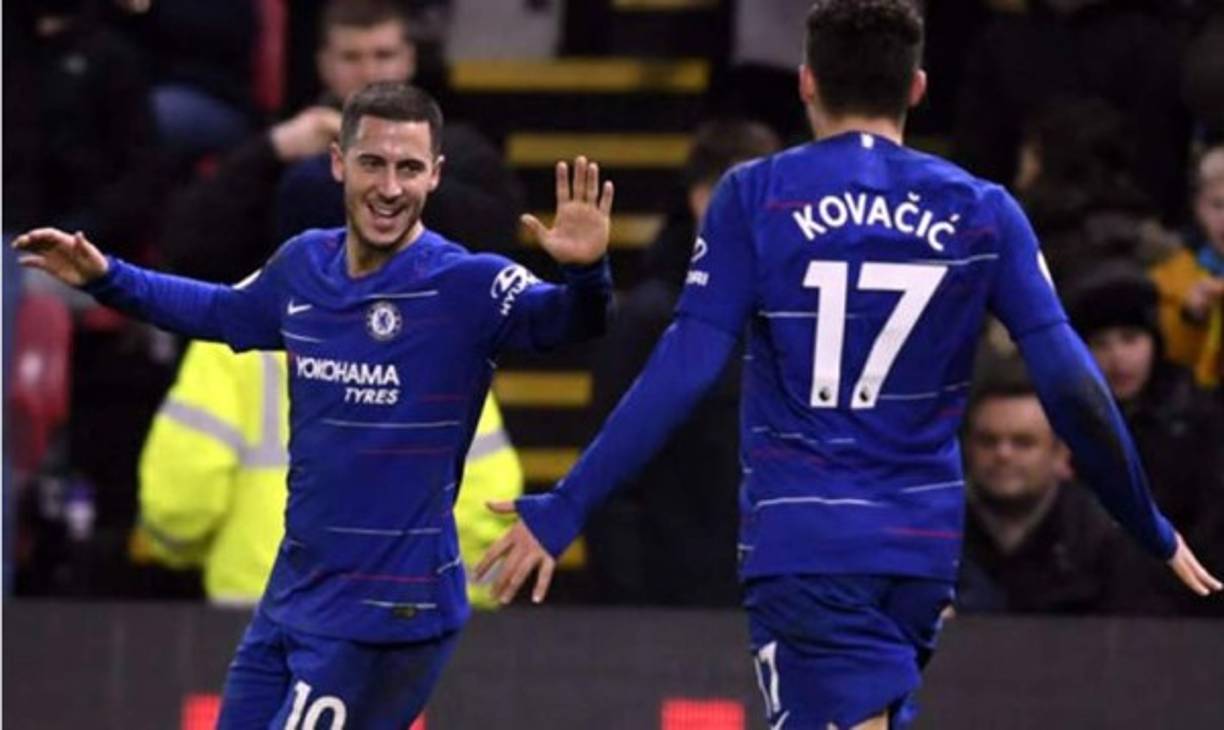 El diario Marca publica que el Real Madrid y el Chelsea están cerca de cerrar dos operaciones que supondrán el intercambio de dos futbolistas que aún pertenecen a sus respectivos clubes. Por un lado, Eden Hazard tomará un vuelo de Londres a Madrid para convertirse en jugador del equipo blanco. Por otro, Mateo Kovacic convertirá en fijo su contrato temporal con la entidad inglesa. Sendos cambios, del Bernabéu a Stamford Bridge y viceversa, darán forma a uno de los principales traspasos del verano futbolístico en Europa.