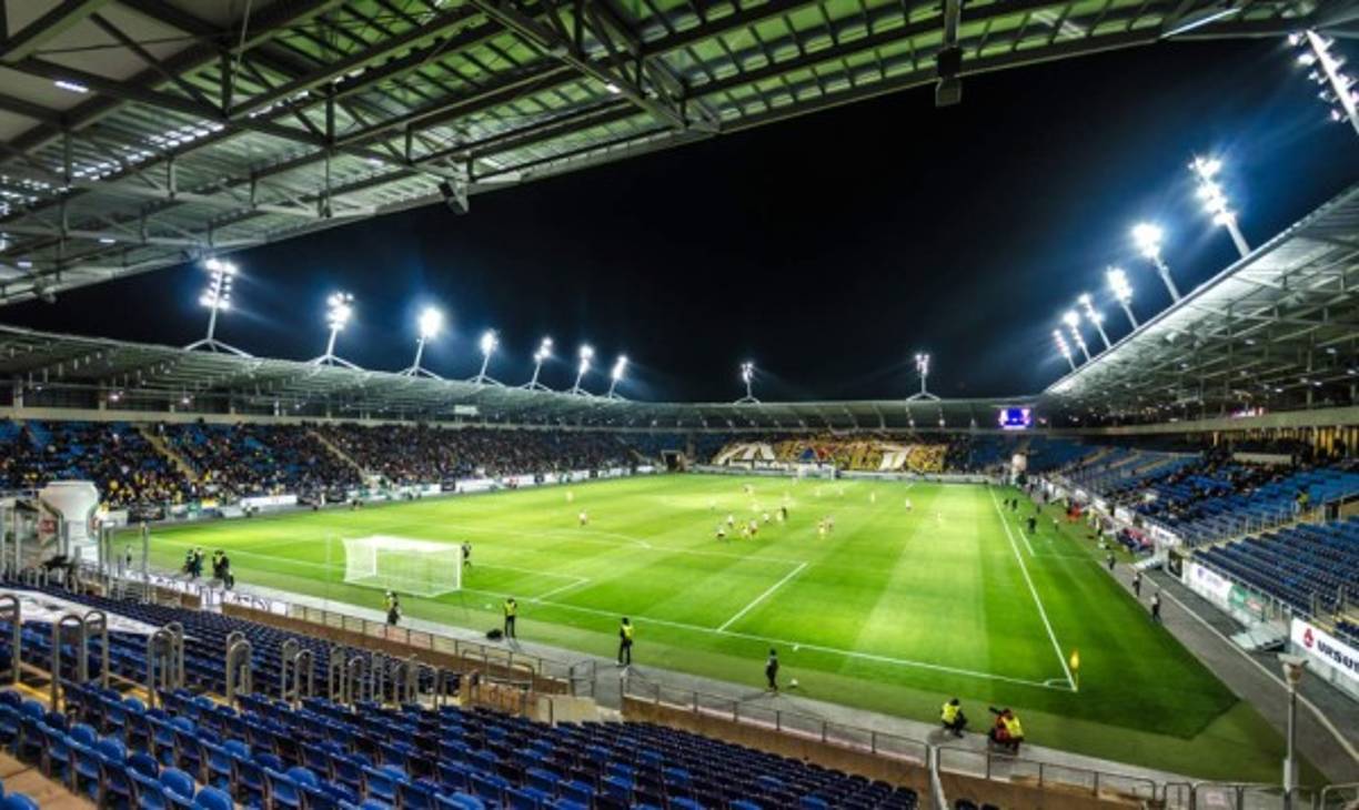 El Arena Lublin cuenta con capacidad para 15.5001​ espectadores