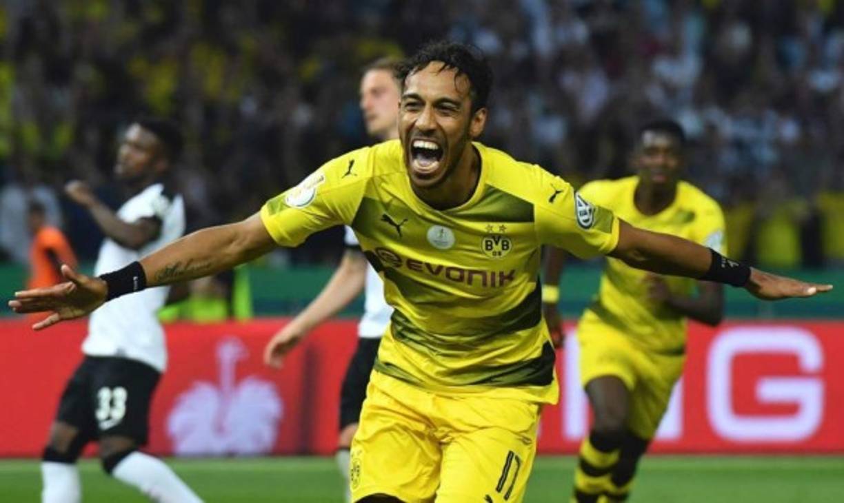 Aubameyang: Además del Milan, el Chelsea quiere al delantero y se ha convertido en la alternativa al fallido fichaje de Lukaku por el equipo de Antonio Conte.