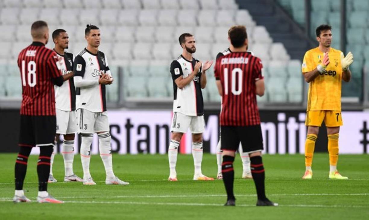 Cristiano Ronaldo y sus compañeros aplaudieron al final del minuto del silencio.